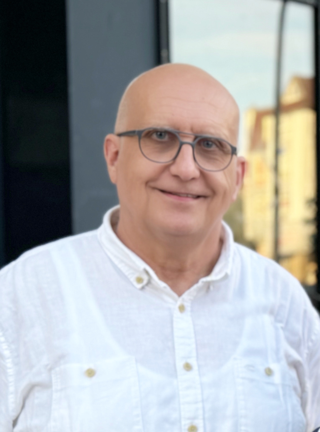 Dr. Lutz Trautmann